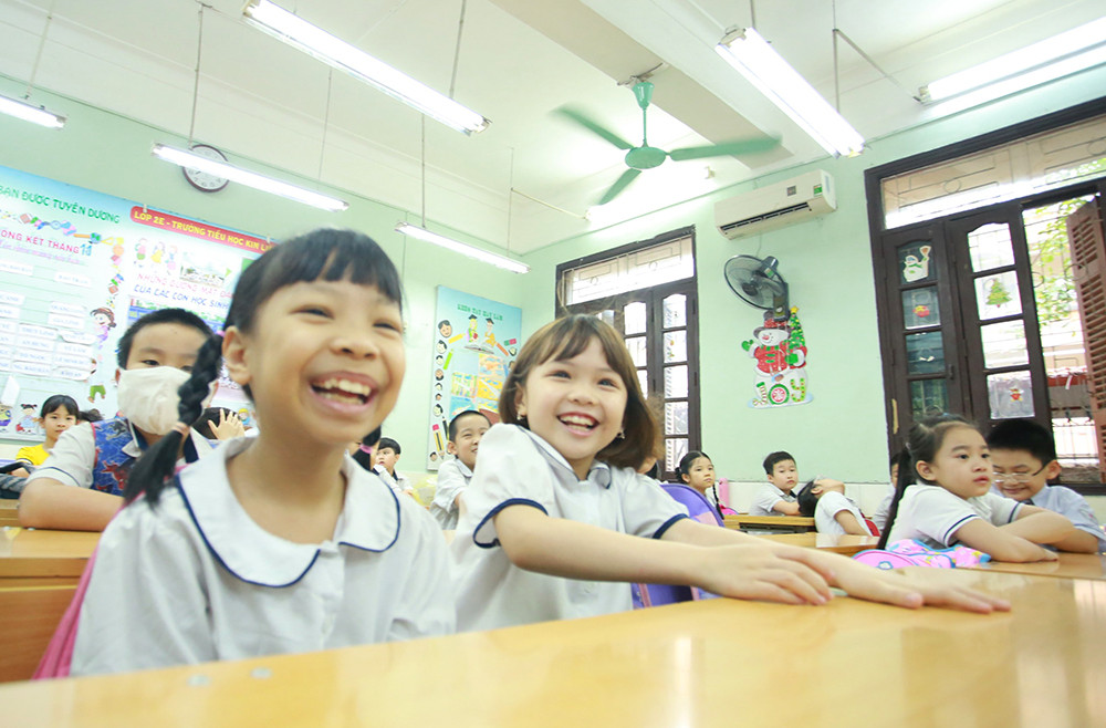 Học sinh tiểu học háo hức, trẻ mầm non nức nở trong ngày đầu tới trường ảnh 31