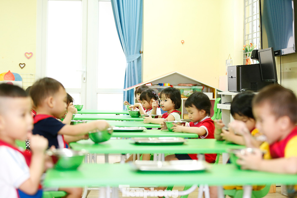  Bữa ăn bán trú đầu tiên của học sinh sau thời gian dài nghỉ học có gì đặc biệt? ảnh 14