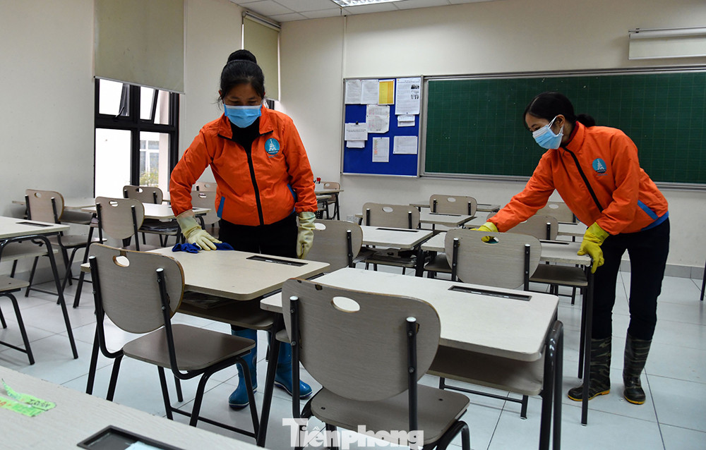 Cận cảnh các trường Hà Nội vệ sinh khử khuẩn phòng dịch virus corona ảnh 13