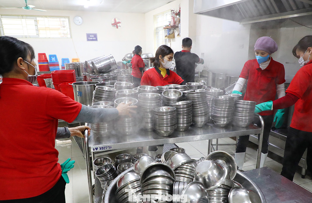 Cận cảnh các trường Hà Nội vệ sinh khử khuẩn phòng dịch virus corona ảnh 10