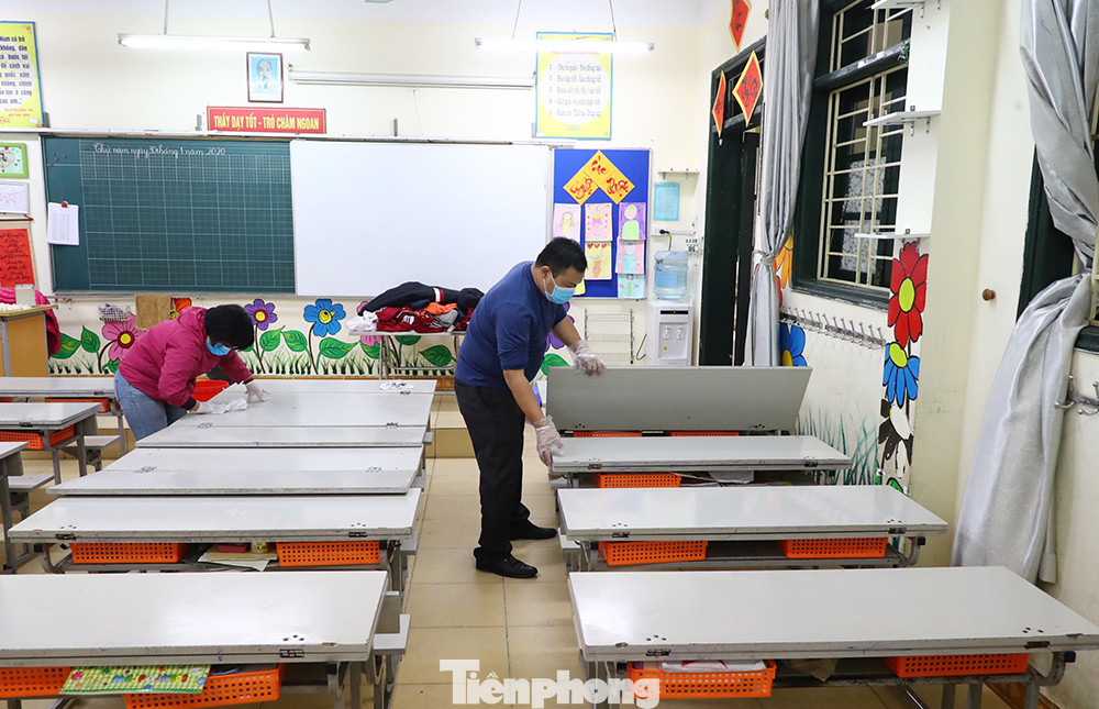 Cận cảnh các trường Hà Nội vệ sinh khử khuẩn phòng dịch virus corona ảnh 4