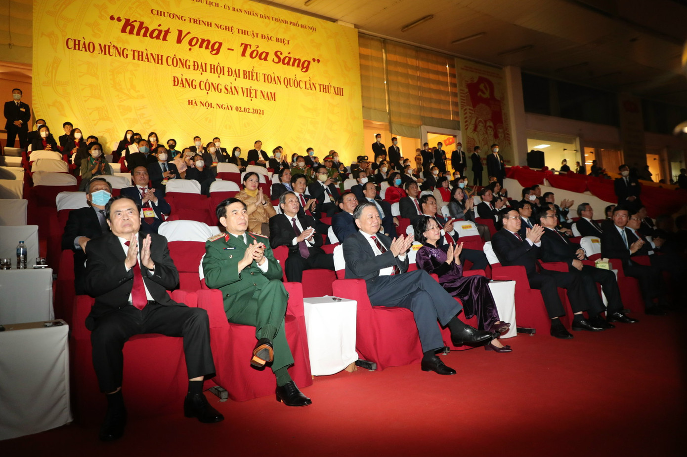 Hoành tráng chương trình 'Khát vọng - Tỏa sáng' mừng thành công Đại hội XIII ảnh 2