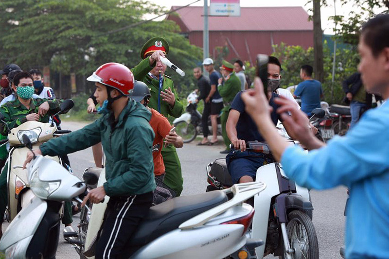 Hàng nghìn m2 kho xưởng cháy ngùn ngụt ở Hà Nội ảnh 3