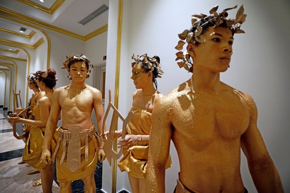 Báo Anh đăng loạt ảnh về khách sạn dát vàng ở Hà Nội ảnh 7