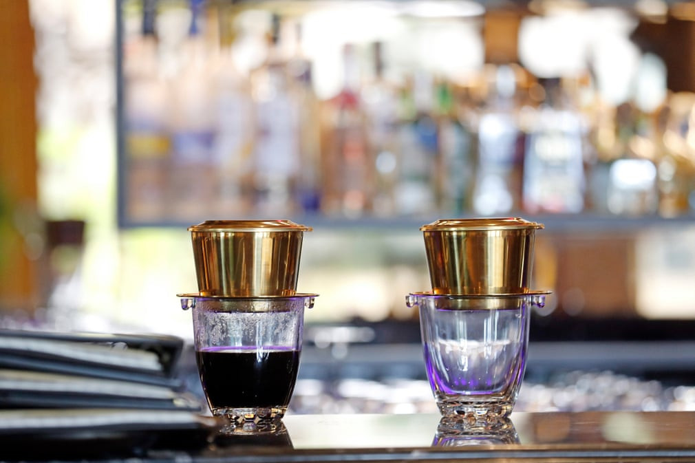 Báo Anh đăng loạt ảnh về khách sạn dát vàng ở Hà Nội ảnh 11