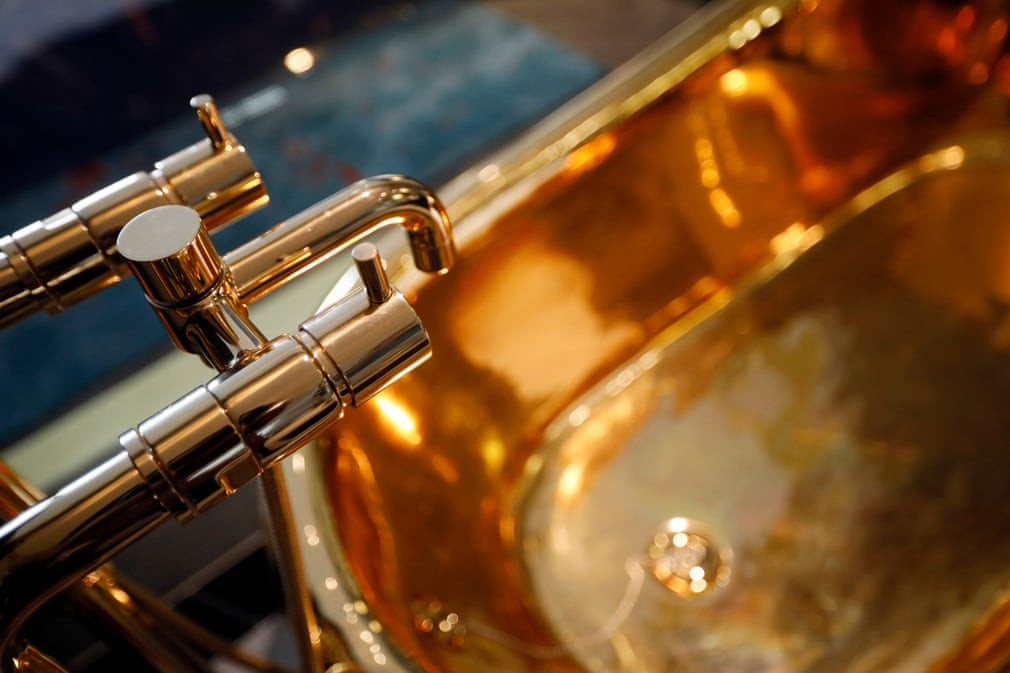 Báo Anh đăng loạt ảnh về khách sạn dát vàng ở Hà Nội ảnh 5