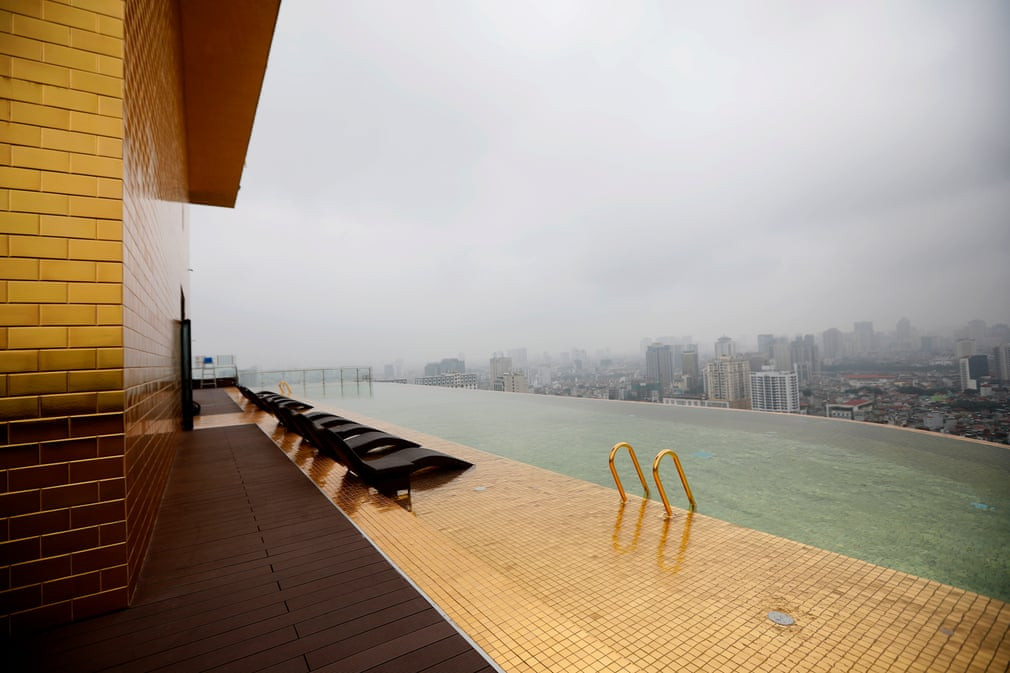 Báo Anh đăng loạt ảnh về khách sạn dát vàng ở Hà Nội ảnh 9