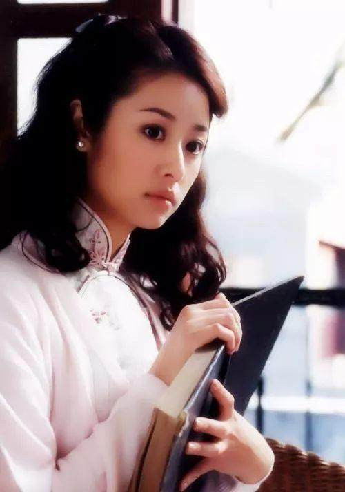 Lưu Gia Linh bị dân mạng ‘ném đá’ vì đóng vai gái đôi mươi ở tuổi U60 ảnh 8