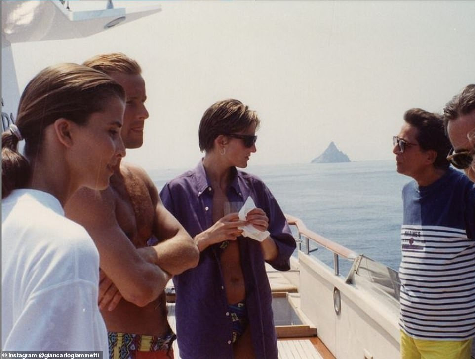 Ảnh bikini hiếm hoi của Công nương Diana gây tranh cãi ảnh 3