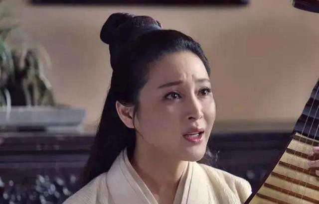 Gương mặt sưng phù, khác lạ của mỹ nhân được mệnh danh Phan Kim Liên đẹp nhất ảnh 3