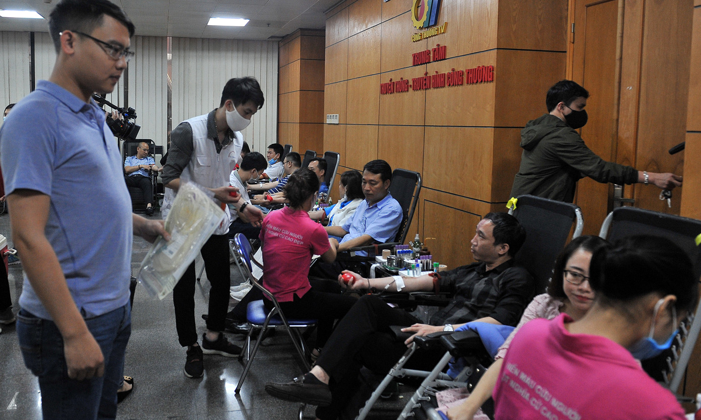 Ngành Công thương tổ chức hiến máu tình nguyện sẻ chia sự sống ảnh 12