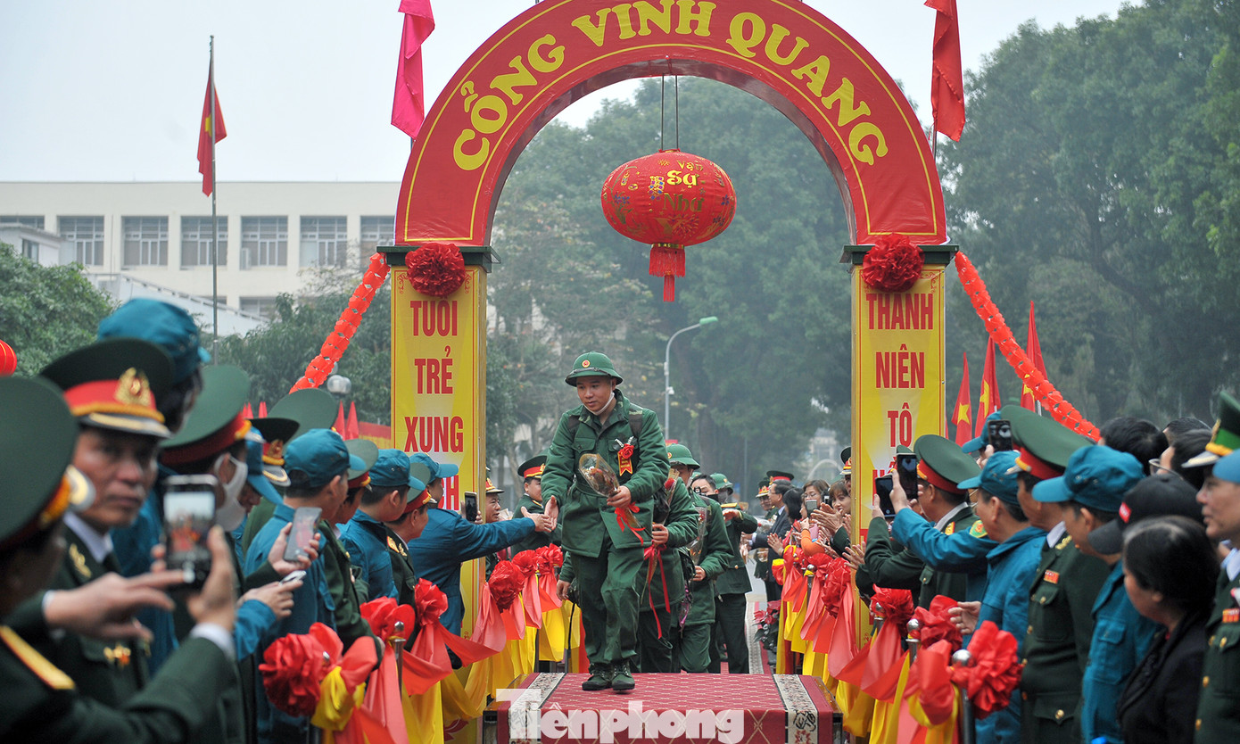 Phòng dịch bệnh, tân binh đeo khẩu trang lên đường nhập ngũ ảnh 8