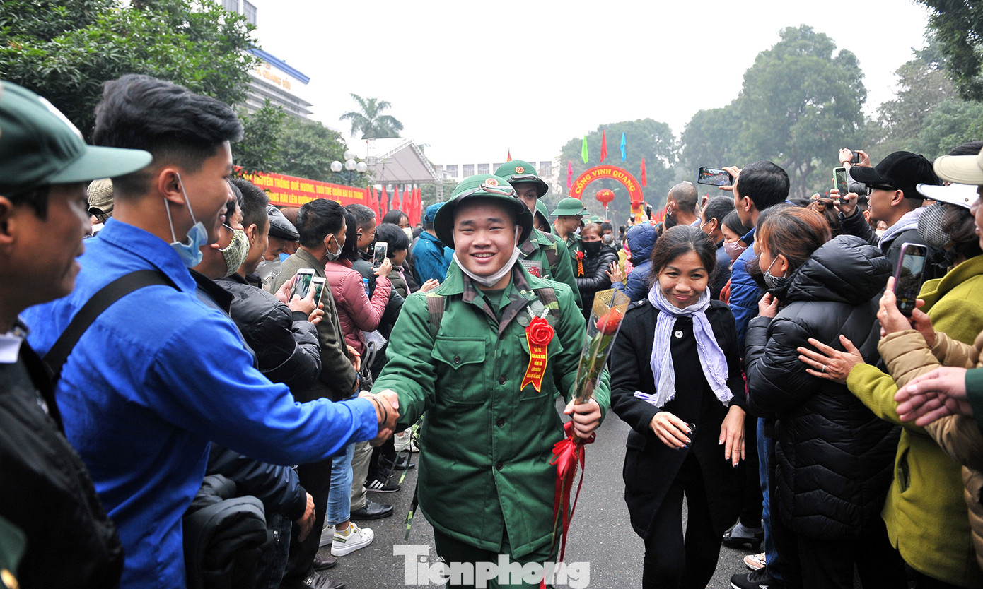 Phòng dịch bệnh, tân binh đeo khẩu trang lên đường nhập ngũ ảnh 11