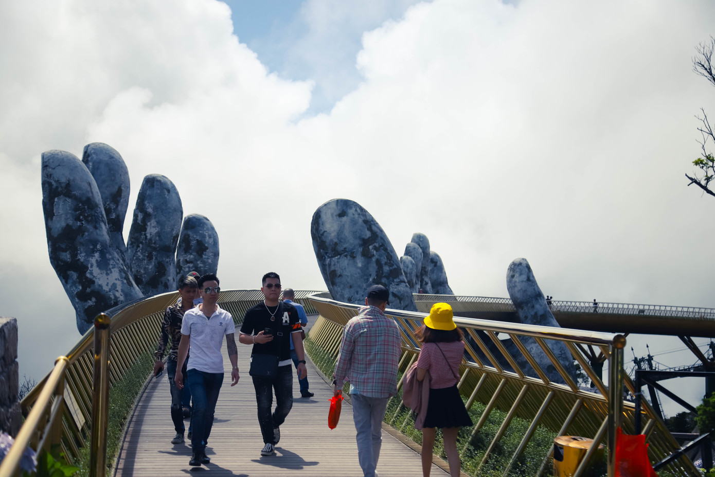 Hoạt động lại, nhiều điểm du lịch ở Đà Nẵng vẫn buồn hiu trong lễ ảnh 5