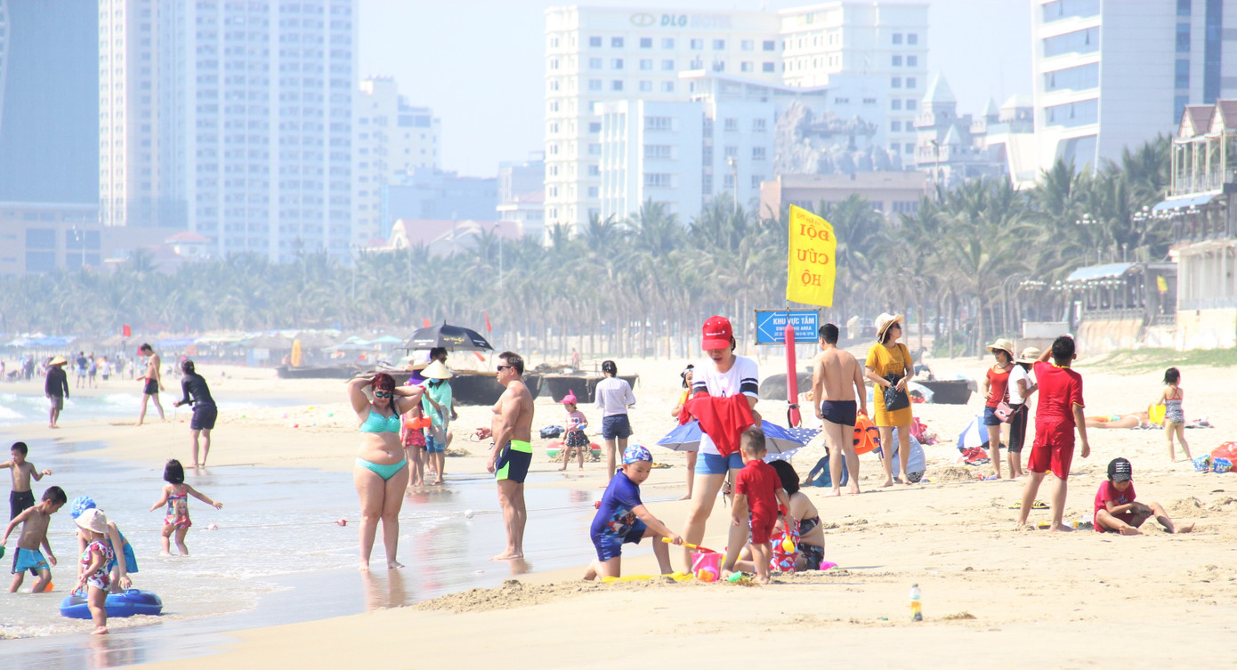 Đà Nẵng làm “cơn mưa khuyến mãi” đến hết năm hút khách du lịch ảnh 2