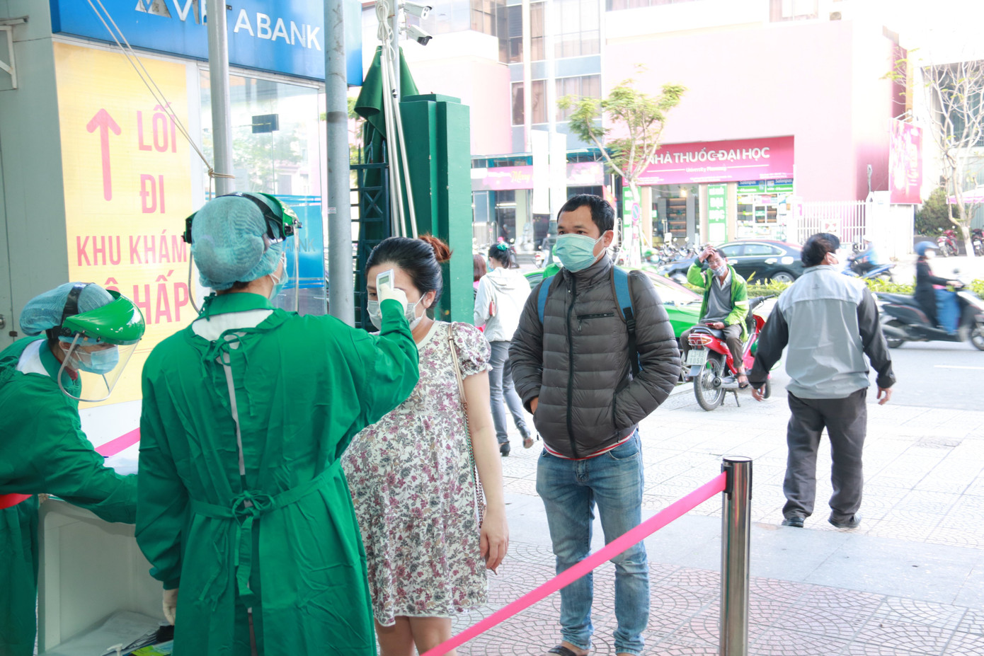Đà Nẵng xử lý người trốn cách ly, xét nghiệm ở khung cao nhất ảnh 1