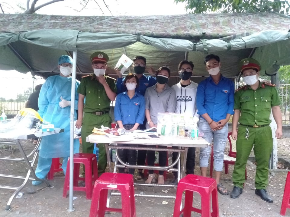 ‘Các chú cứ uống đi, chị không lấy tiền!’ ảnh 3