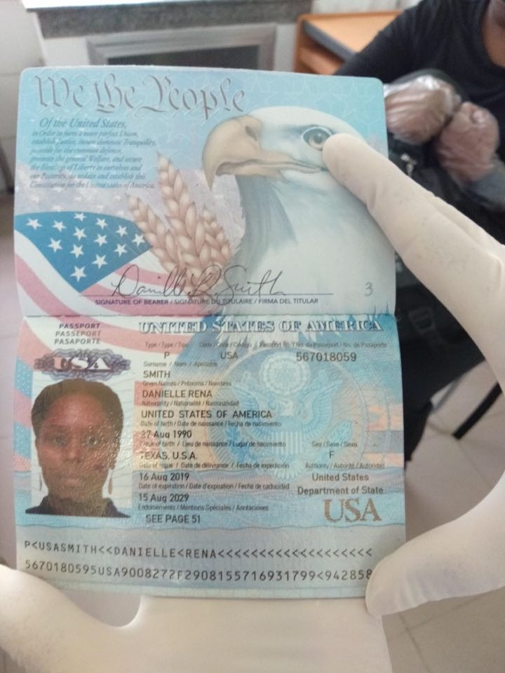 Truy tìm du khách Mỹ tấn công nhân viên y tế để bỏ trốn khi được đưa tới bệnh viện cách ly ảnh 1