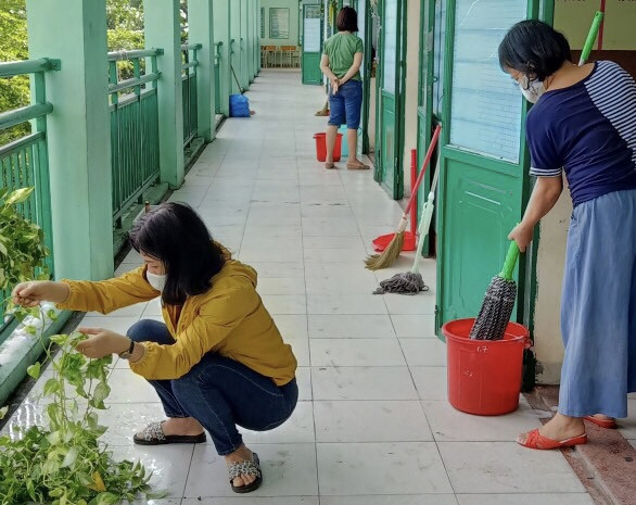 Hà Nội, Đà Nẵng: Vệ sinh, khử khuẩn trường học sẵn sàng đón học sinh trở lại trường ảnh 17