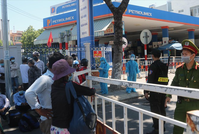 Đà Nẵng cách ly 11 trường hợp liên quan đến bệnh nhân 1347 ảnh 1