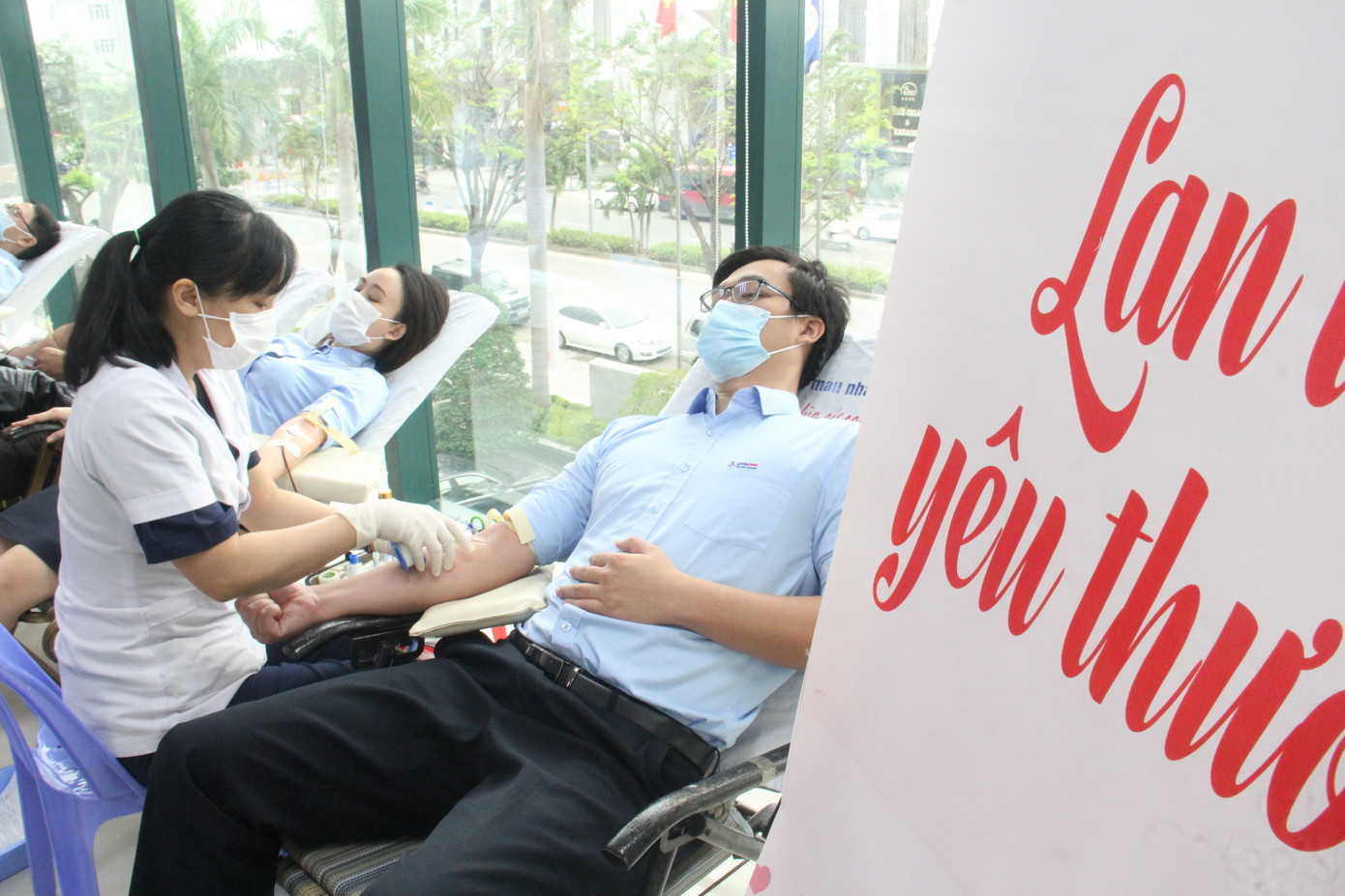 450 'chiến sĩ áo cam' hiến máu giúp người bệnh ảnh 2