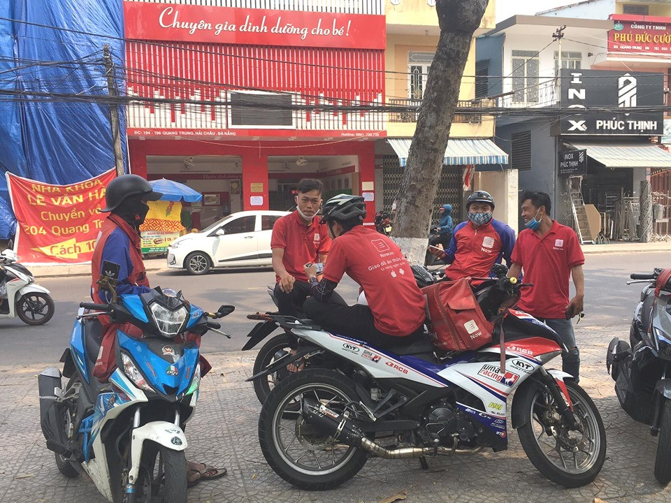 Hàng quán Đà Nẵng đồng loạt chuyển sang 'phục vụ mang về' ảnh 1