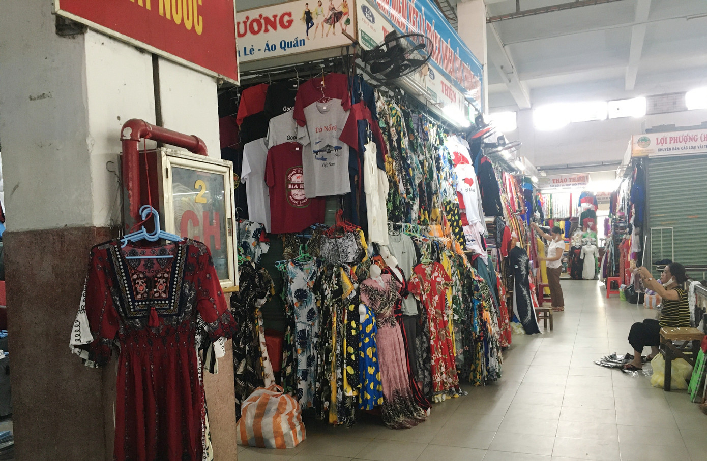 Chợ Hàn thời Covid-19: Nhiều tiểu thương đóng quầy, than trời ảnh 4