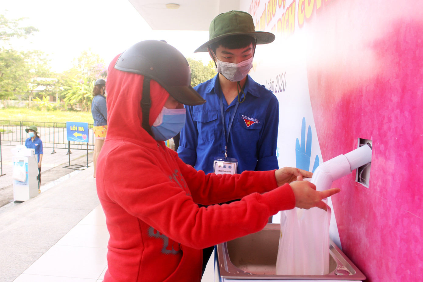 Đà Nẵng: Mỗi quận, huyện có 2 - 3 máy như “ATM gạo” giúp người khó khăn ảnh 1