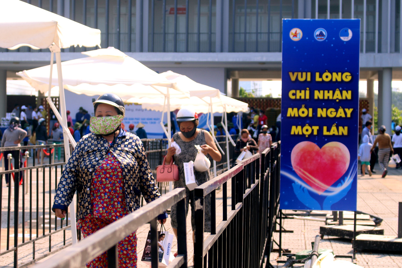 Đà Nẵng: Mỗi quận, huyện có 2 - 3 máy như “ATM gạo” giúp người khó khăn ảnh 2