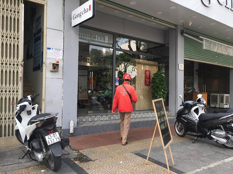 Hàng quán Đà Nẵng đồng loạt chuyển sang 'phục vụ mang về' ảnh 4