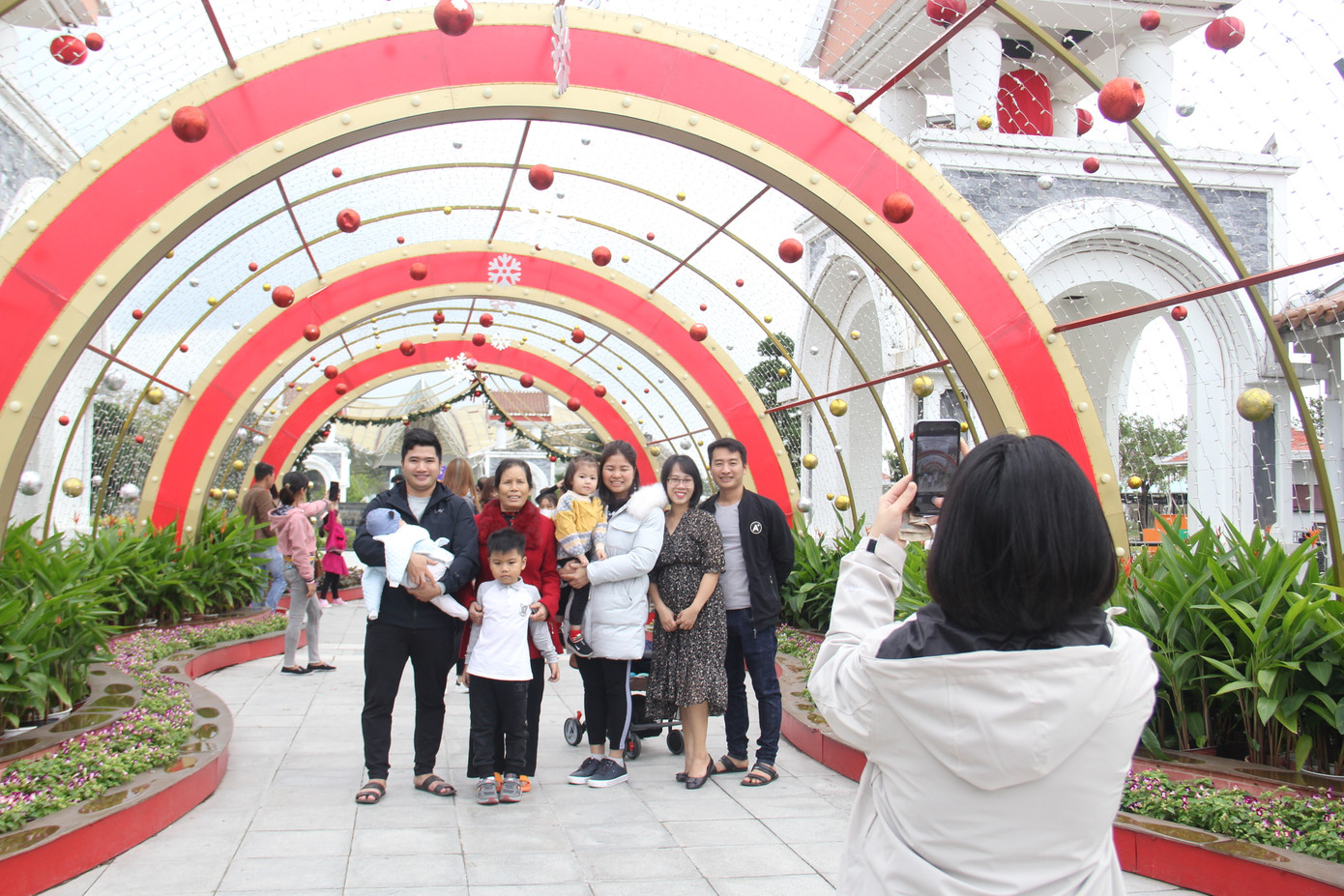 Đà Nẵng: Rộn ràng 'check in' ngày đầu năm mới ảnh 4