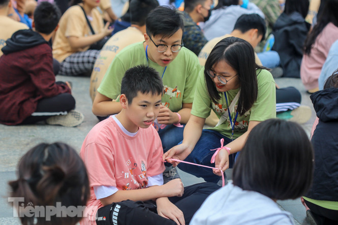 Trẻ khuyết tật chạy thi marathon cùng hàng trăm thanh niên thủ đô ảnh 3