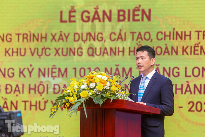 Bí thư Thành ủy Hà Nội gắn biển công trình cải tạo, chỉnh trang hồ Hoàn Kiếm ảnh 4