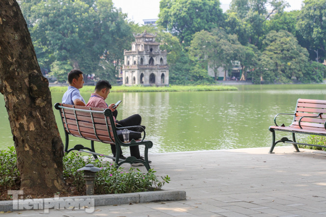 Hồ Hoàn Kiếm có gì đặc biệt sau khi 'thay áo mới'? ảnh 15