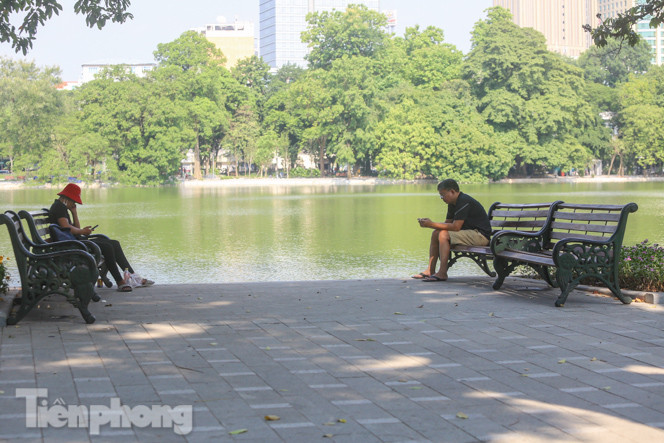 Hồ Hoàn Kiếm có gì đặc biệt sau khi 'thay áo mới'? ảnh 14