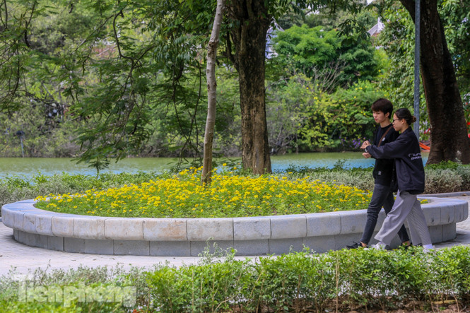 Hồ Hoàn Kiếm có gì đặc biệt sau khi 'thay áo mới'? ảnh 10