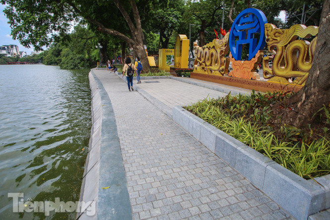 Bí thư Thành ủy Hà Nội gắn biển công trình cải tạo, chỉnh trang hồ Hoàn Kiếm ảnh 12