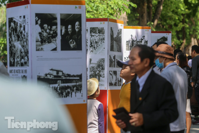 Ngắm nhìn 'Hà Nội xưa' bên hồ Hoàn Kiếm ảnh 10