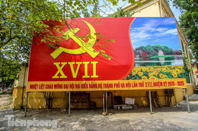 Phố phường rợp cờ hoa chào mừng 1010 năm Thăng Long - Hà Nội ảnh 3