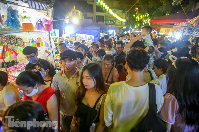 Không khí Trung thu ngập khắp phố phường Hà Nội ảnh 6