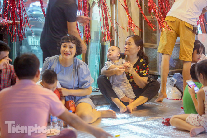 Không khí Trung thu ngập khắp phố phường Hà Nội ảnh 15