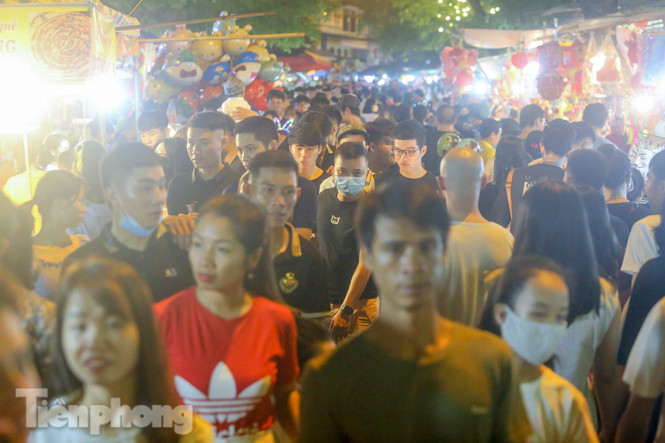 Không khí Trung thu ngập khắp phố phường Hà Nội ảnh 1