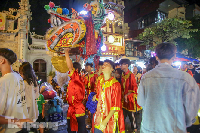 Không khí Trung thu ngập khắp phố phường Hà Nội ảnh 4