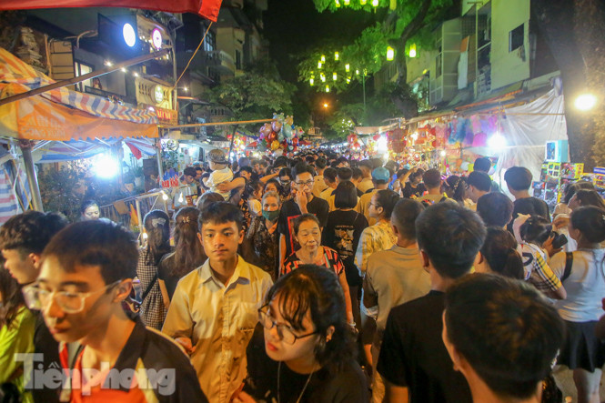 Không khí Trung thu ngập khắp phố phường Hà Nội ảnh 3