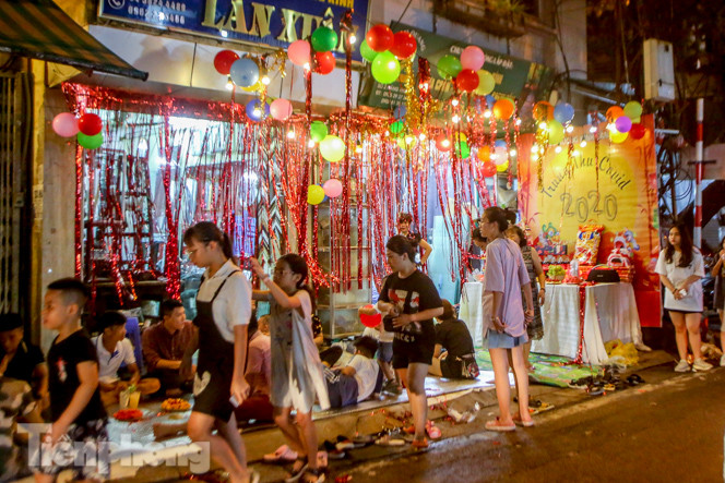 Không khí Trung thu ngập khắp phố phường Hà Nội ảnh 14