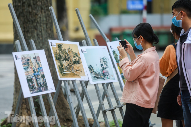 Ngắm nhìn 'Hà Nội xưa' bên hồ Hoàn Kiếm ảnh 1