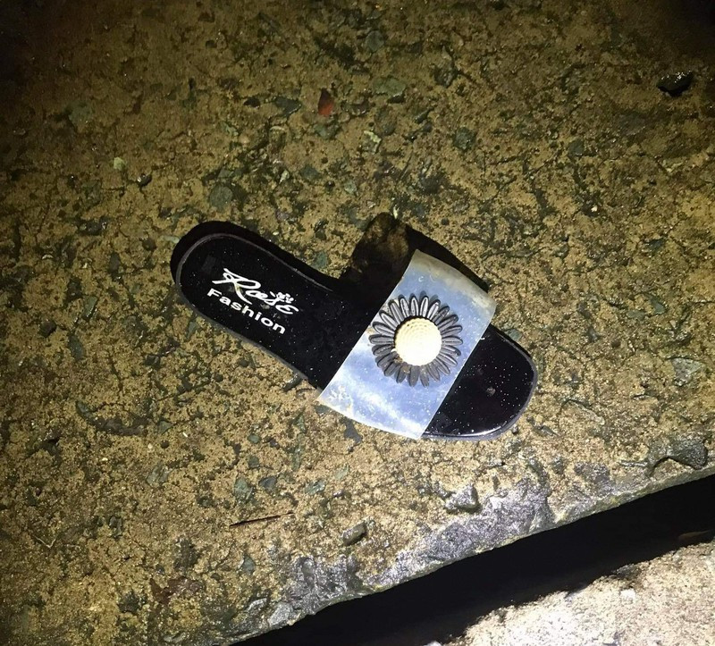 Kẻ bịt mặt dùng dao uy hiếp cô gái, ép chuyển tiền vào tài khoản ảnh 1