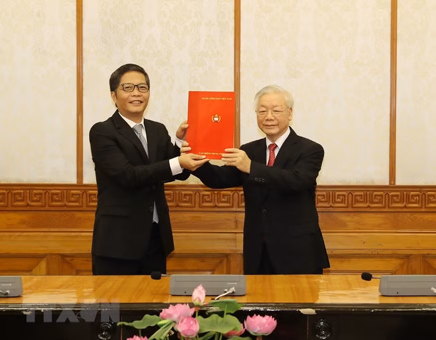 Ông Võ Văn Thưởng giữ chức Thường trực Ban Bí thư, ông Trần Tuấn Anh làm Trưởng Ban Kinh tế ảnh 2