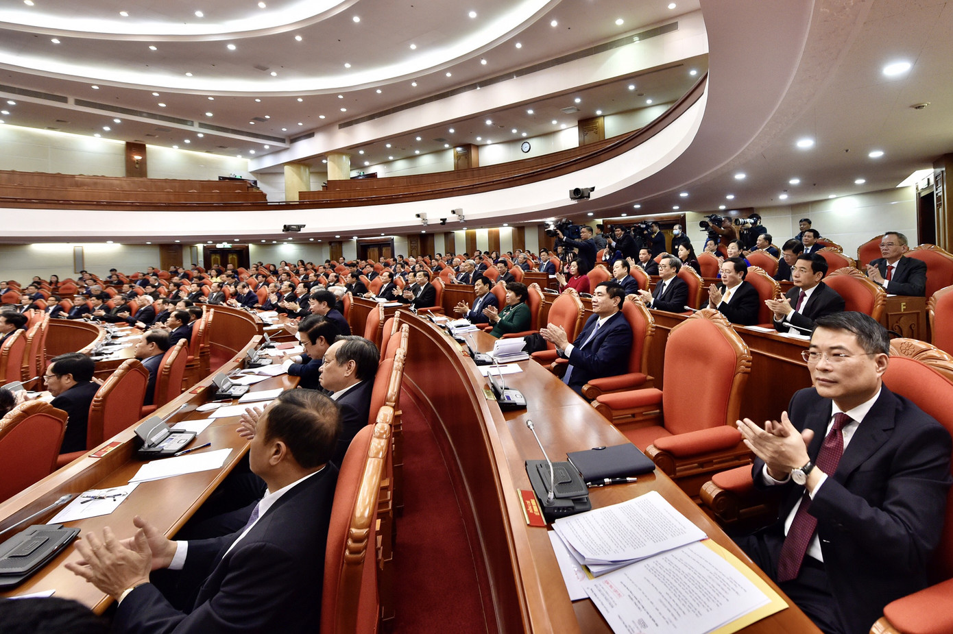 Trung ương xem xét đề cử nhân sự 4 chức danh lãnh đạo chủ chốt khóa XIII ảnh 1