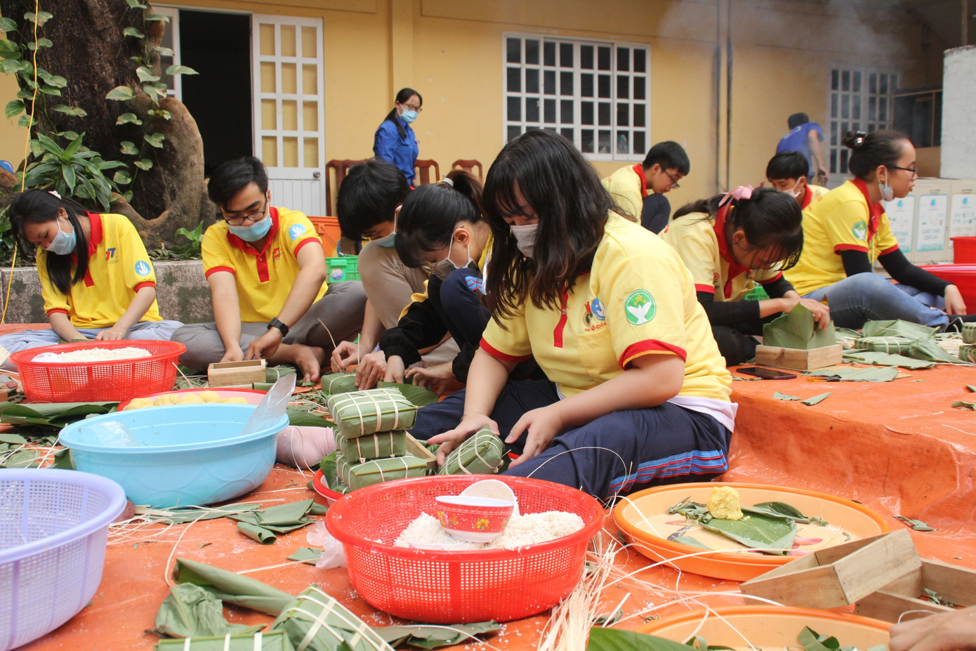 'Xuân yêu thương' tặng quà Tết cho người dân có hoàn cảnh khó khăn ảnh 7